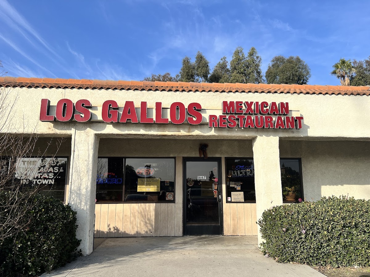 Los Gallos